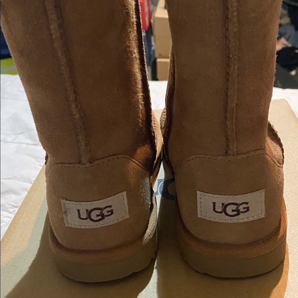 UGG Classic Tan Shearling Boots - Picture 5 of 6